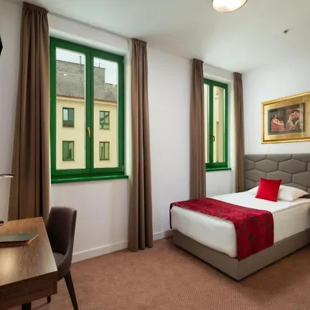 Hotel Optima Hotell